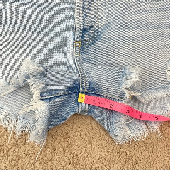 Agolde Parker Vintage Cut Off Rigid Cotton Denim Shorts Style A026-811, Size 26 - Picture 15 of 16